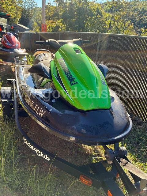 STX-15F JET SKI1 PARTS ONLY BLACK & GREEN