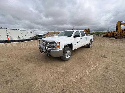 2015 Chevrolet Silverado 2500 HD 4x4 Crew Cab Pickup