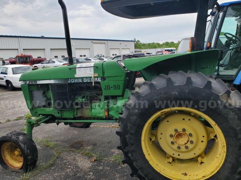 John Deere 2355