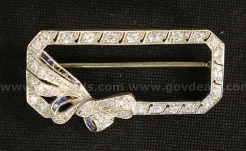 Platinum Rectangle/Bow Design Brooch, 6.0 Grams