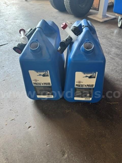 2 - 5 GALLON BRIGGS & STRATTON PLASTIC KEROSENE CONTAINERS