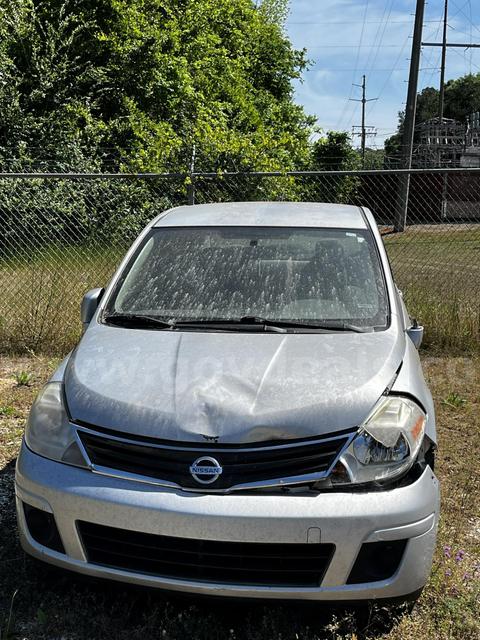 2011 Nissan Versa 1.8 SL Sedan