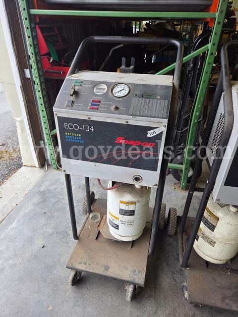 Snap-On ECO-134 Air Conditioning Service Machine (MODEL: EEAC308)
