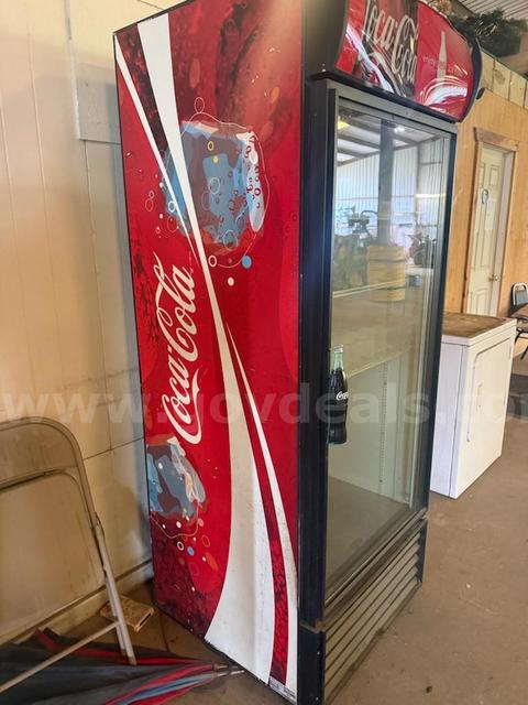 COCA COLA VENDING MACHINE (SURPLUS)