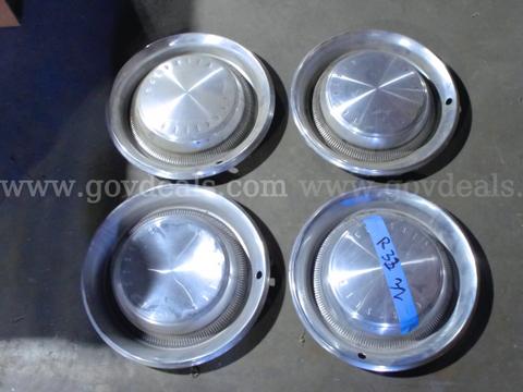 15 inch Chrysler hubcaps