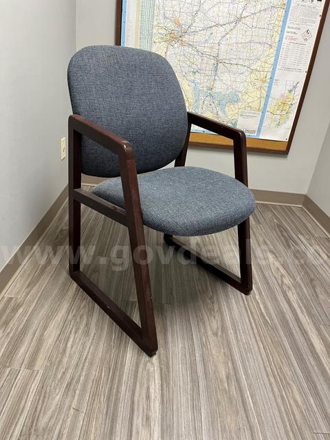 Gray Reception Chair (NOTE - PICKUP AT CARMI, IL CAMPUS)