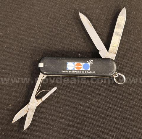 3 Assorted Size Victorinox Swiss Army Knives