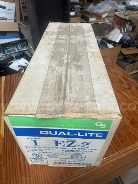 DUAL LITE 2 HEADED EMERCENCY LIGHTING UNIT