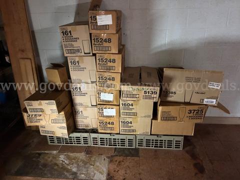 Lot of bar glassware - mostly new in box - 879 glasses total