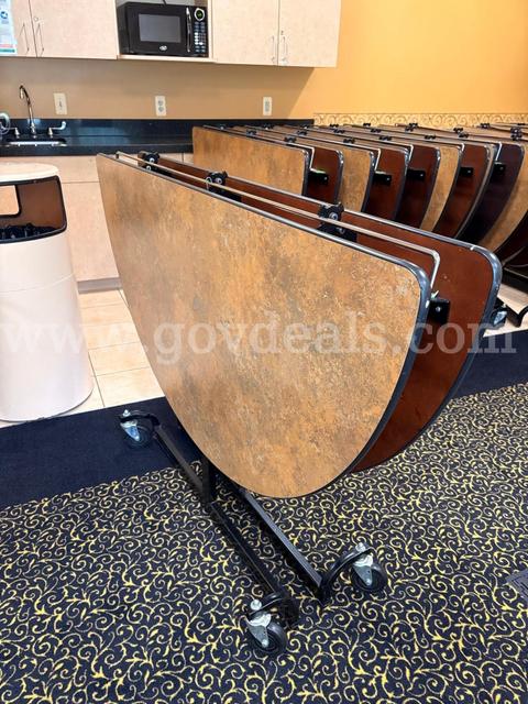 60 inch round folding tables on wheels