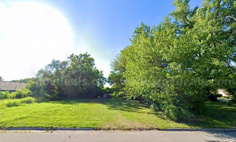City Lot about 5.8 Miles from Downtown St. Louis