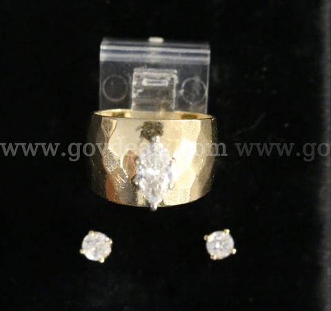 14k Yellow Gold Wide Band Diamond Solitaire and Diamond Stud Earrings, 7.5 Grams