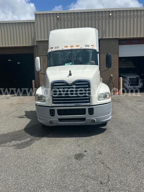 2016 Mack CXU613 DAY CAB, 353415mi | T631 DDDC FLEET