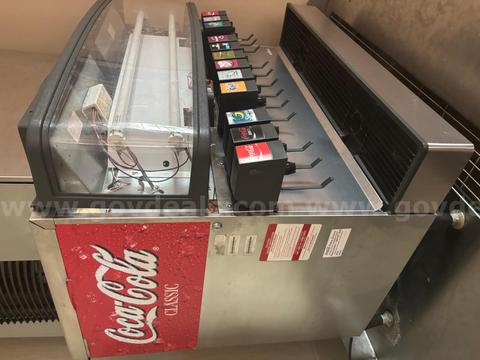 SODA MACHINE WITH ICE MACHINE