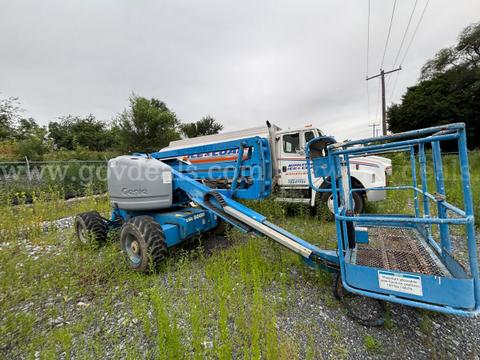 1999 Genie Boom Z-45/25 Articulating Boom Lift
