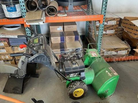 John Deere Snow Blower/PRE-OWNED/OFFSITE/DS#18327/98002/KDVA