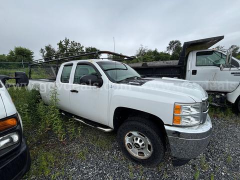 2013 Chevrolet Silverado 2500HD Extended Cab 4x4 Pickup - Duramax Diesel