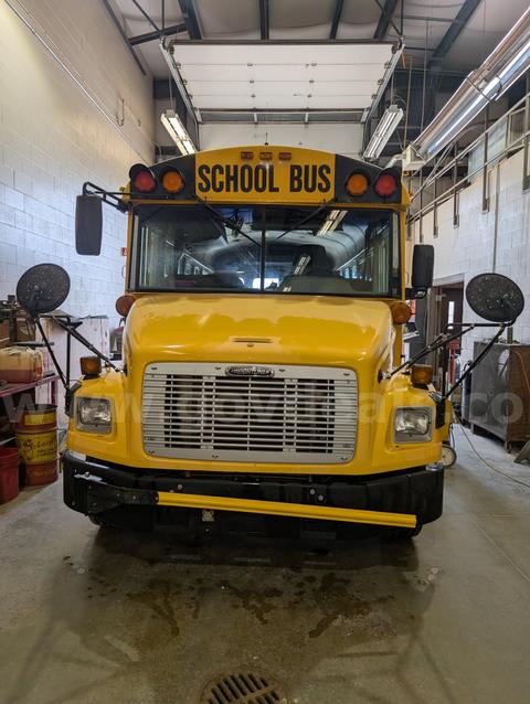 2004 Freightliner FS65