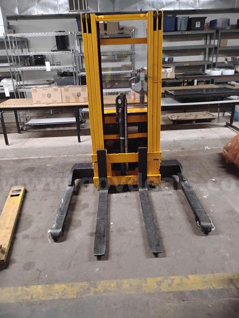 2015 JUNEHEINRICH WALK BEHIND ELECTRIC STACKER WITH CHARGER