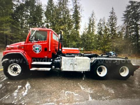 2004 Freightliner FL80 HOOK TRUCK - 6.4L L6 Mercedes-Benz Diesel