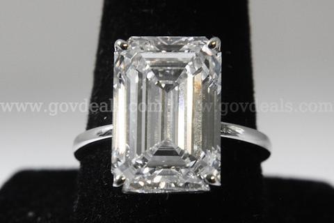 10.09 Carat VVS Lab Diamond Ring With IGI Certificate