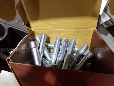 FASTENER LOT 24