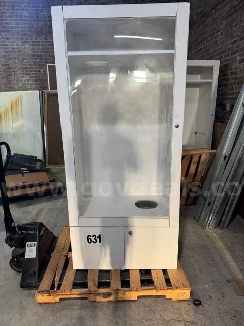 ANIMAL  DISPLAY CABINET 80" X 25" X 36" (CAT CONDO)