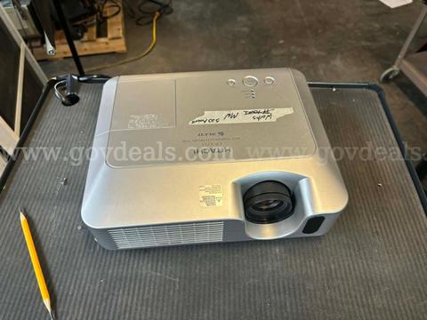 Hitachi CP-X251 LCD Projector