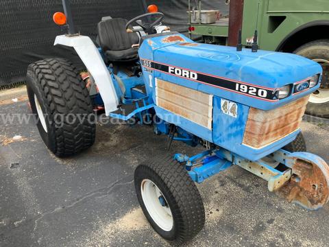1992 Ford 1920 w/ Mower