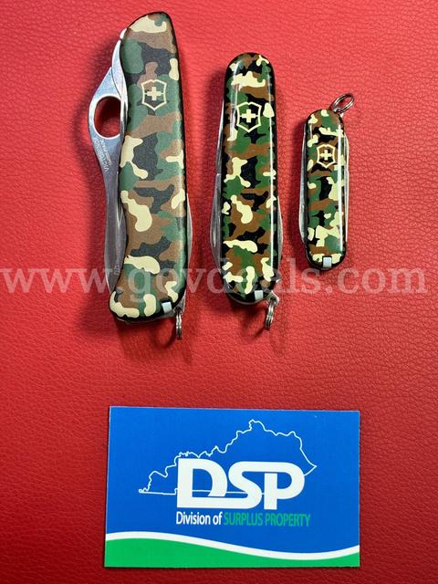 3 Victorinox Camo Swiss Army Knives/PRE-OWNED/DS18499/98724/TSA