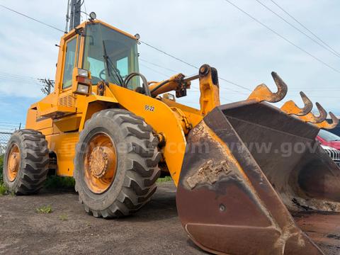 1995 Case 621B Loader