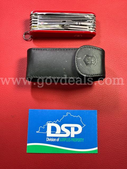 Victorinox Swiss Champ Swiss Army Knife with Sheath/PRE-OWNED/DS18507/98769/TSA