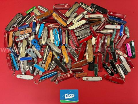 14.8 Pound Lot of Various Swiss Style Knives/PRE-OWNED/DS18509/98793/TSA