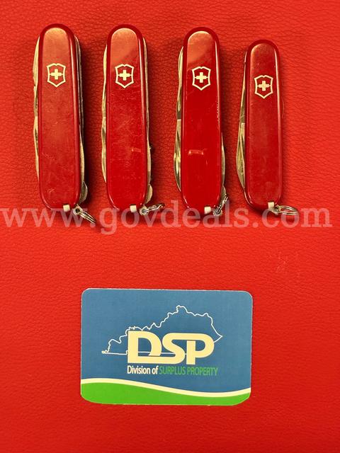 4 Victorinox Swiss Army Knives/PRE-OWNED/DS18509/98790/TSA