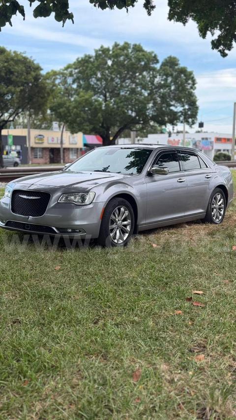 2018 Chrysler 300