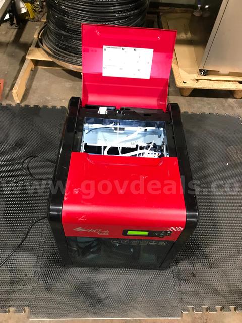 WXYZ DA VINCI 1.0 PRO 3 D PRINTER W/ACCESSORIES