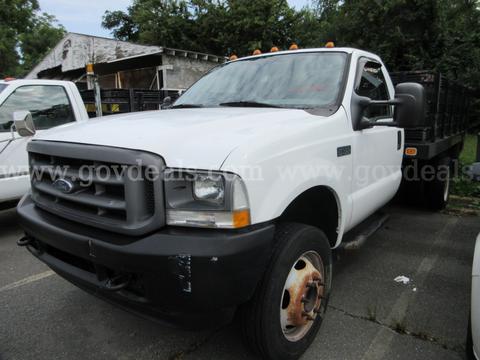 2003 Ford F-450 SD Stakebody Truck with liftgate