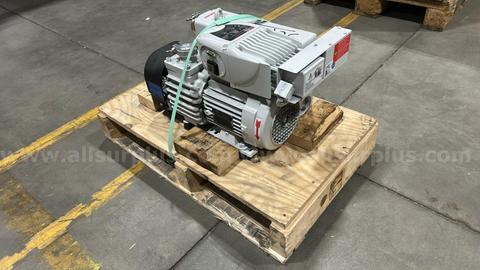 Leybold SOGEVAC SV40 BI oil-sealed rotary vane vacuum