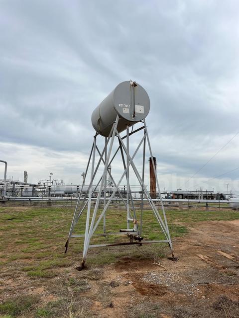 Overhead Storage Tank, Oil, 520 Gallon, w/ Stand, Qty 1