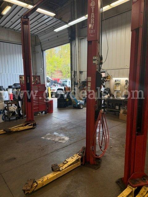 Rotary 2-post Vehicle Lift - 9,000 pound capacity