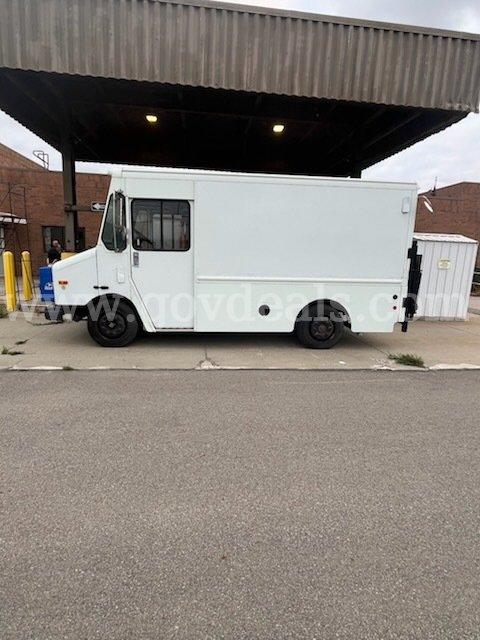 2002 Freightliner MT45 Step Van