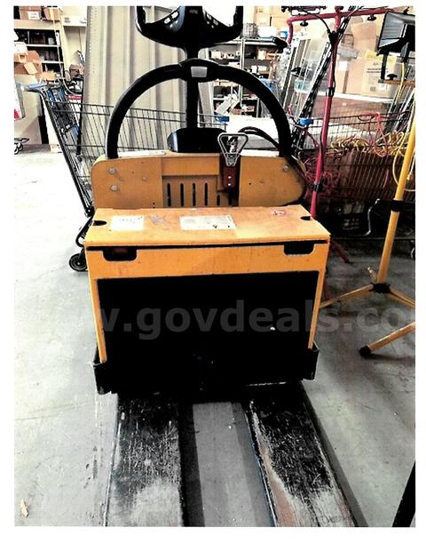 2016 Yale MPE060LFN24T2748 Electric Pallet Jack