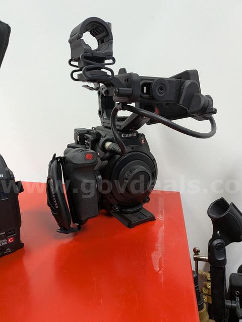 CANON C200B VIDEO CAMERA NO LENS