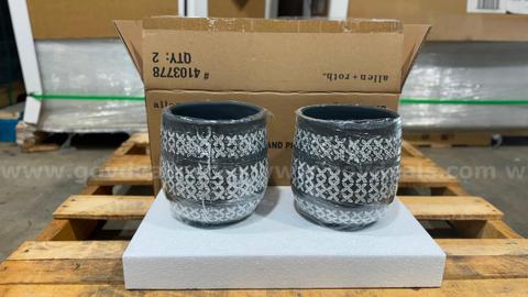 Lot of 10 BRAND NEW Round Ceramic Indoor/Outdoor Planters