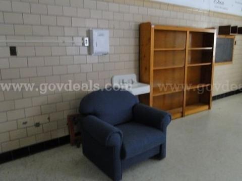 Upholstered Lounge Chair (PICK-UP ONLY)