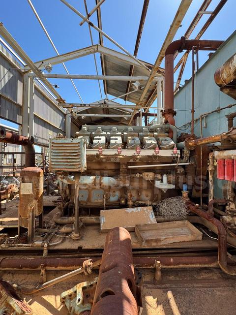 Engines, Waukesha 7042, Qty 4