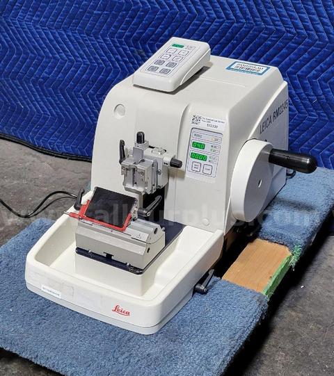 Leica RM2245 Microtome