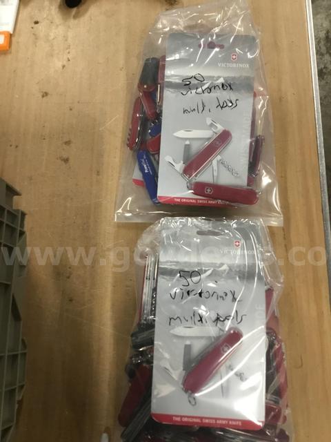 VICTORINOX LOT