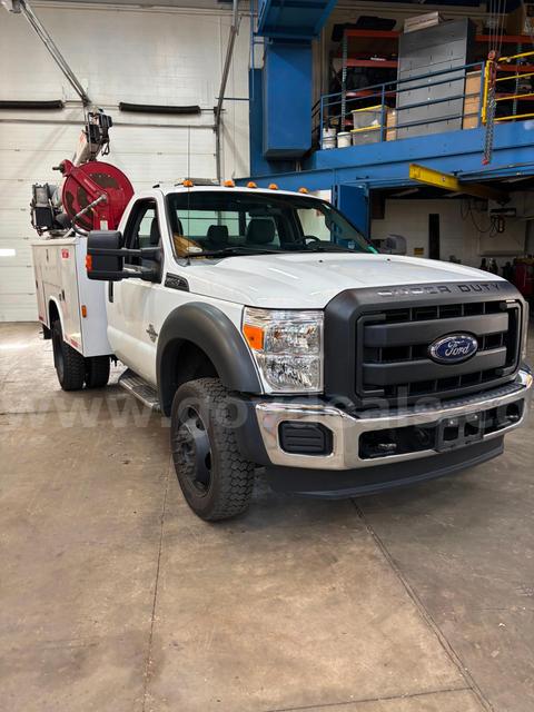 2013 Ford F-550 Super Duty 4X4 w/ Auto Crane