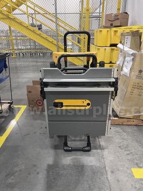 DeWalt Table Saw with DWE74911 Rolling Stand/Table – Non-Operational